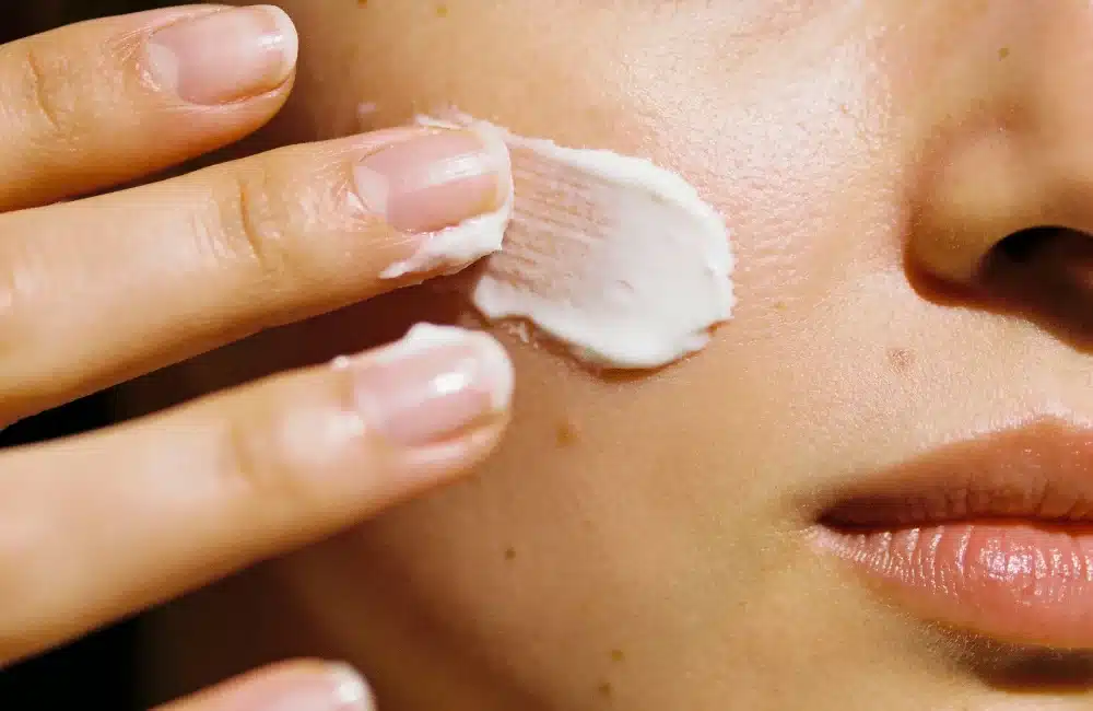 ทาครีมกันแดด